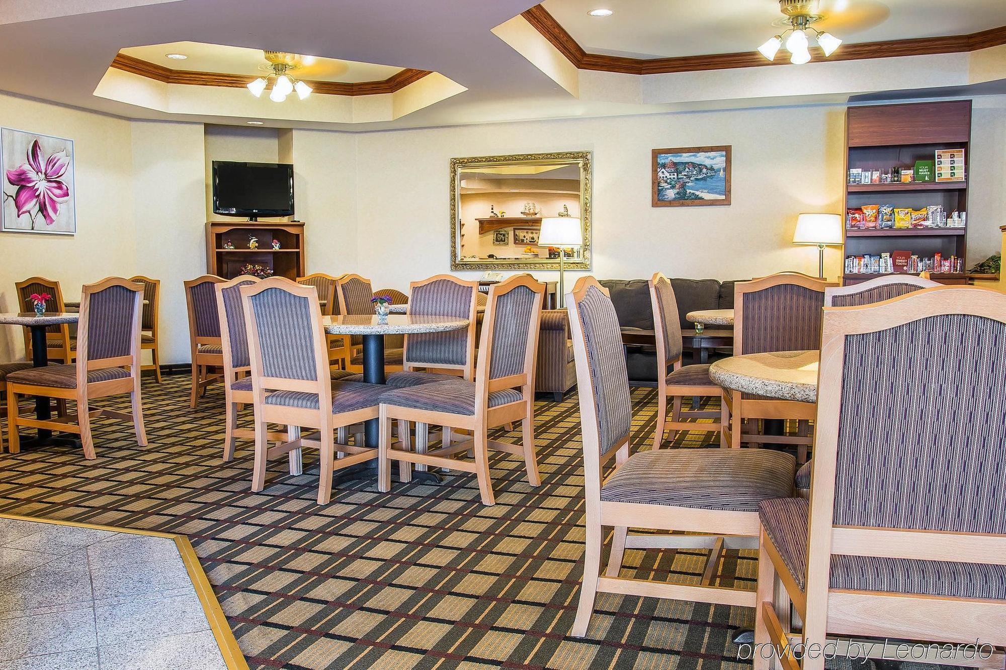 Comfort Suites South Haven Near I-96 Exterior foto